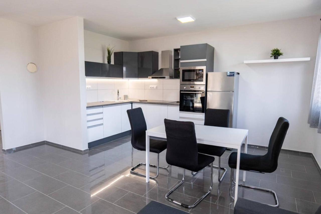 Vivien Vendeghaz 2 Apartment Ordacsehi Екстериор снимка