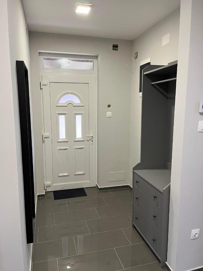 Vivien Vendeghaz 2 Apartment Ordacsehi Екстериор снимка