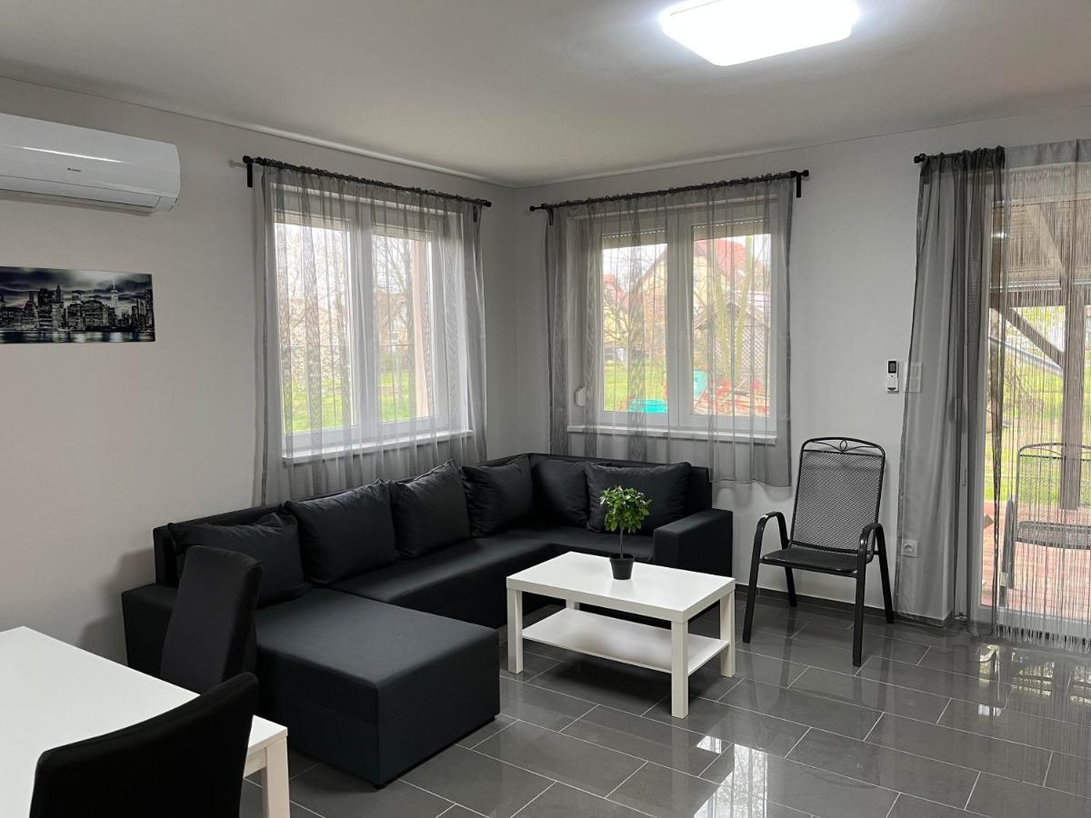 Vivien Vendeghaz 2 Apartment Ordacsehi Екстериор снимка